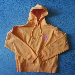 Svea hoodie i stl M. - Oanvänd hoodie i stl M. 