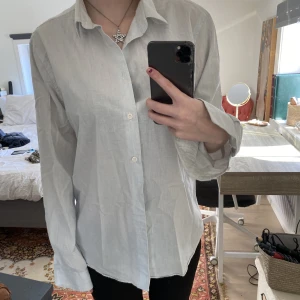 Skjorta - En oversized skjorta från Filippa k! Inga defekter och så snygg oversized