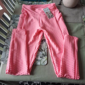 Halara leggings stl M - Helt nya oanvända Halara leggings stl M.