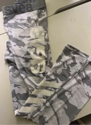 Tränings tights  - Snygga tights från Svea använda en gång