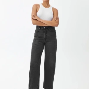 ARKET jeans  - Superfina jeans från Arket, använt fåtal gånger så mycket fint skick. Normala i storlek🥰