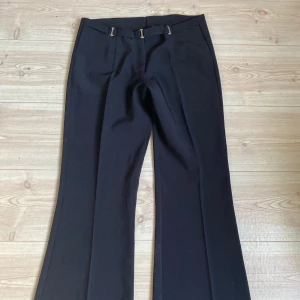 Kostymbyxor  - Storlek L  Ecomoda fashion  Frakt 70kr 