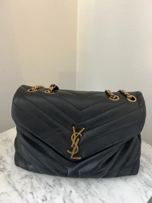 YSL LOULOU BAG - Medium