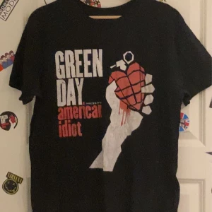 Green Day T- Shirt L - Green Day T-Shirt i svart  Storlek Large 