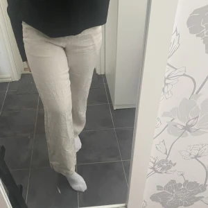 Linnebyxor  - Oanvända linnebyxor🤍 Ordenarie pris 500kr