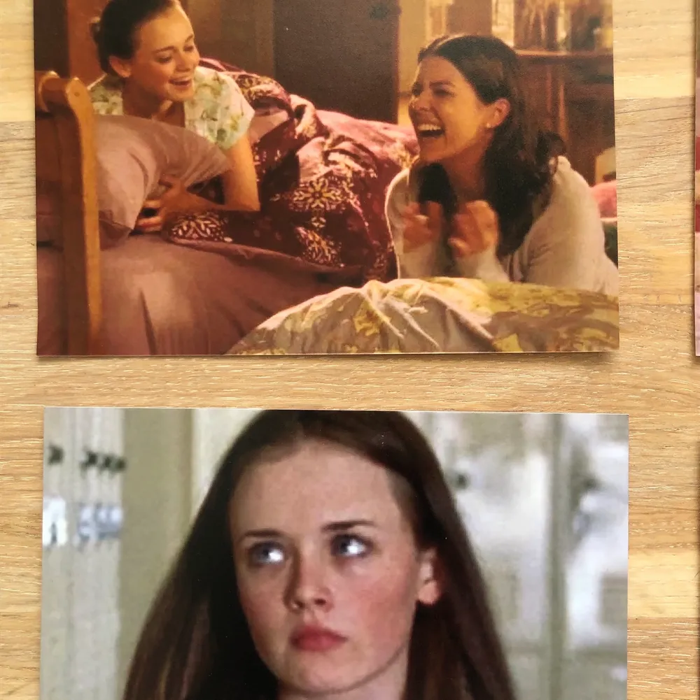 Blandade bilder i bra kvalite som man kan sätta på väggen eller annat! (: Mean Girls, The end of the f.ing world, The Queens Gambit & Gilmore Girls! Dm för bättre bilder där man ser hela bilderna! Lite pixellia men syns knappast!! 35 för alla! 7 kr st💌🚚 . Övrigt.