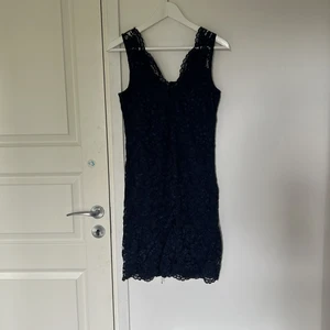 Klänningar - Klänning 1: Cubus 36, 200:- Klänning 2: 50:- Klänning 3: HM 40, 200:-