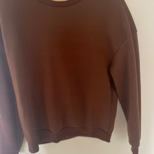 Tröja  - Fin är i storlek S men den är mycket större för den är over size och säljer den för 90kr