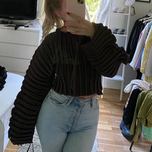 Brun topp - Brun topp från Gina tricot i XS! Har aldrig använt denna tröja. 