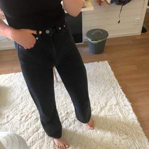 High Lose jeans från Levis, storlek 25/31