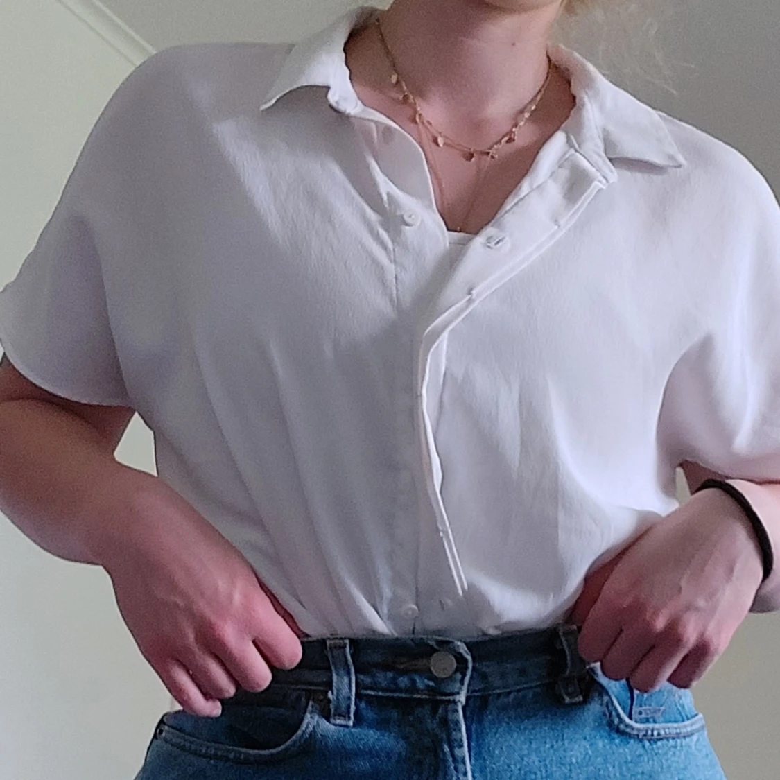 Vit blus strlk: M - 90