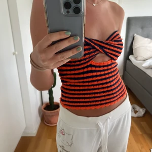 Topp - Säljer denna jättefina sommartorpen i storlek S från shein! Säljer för 50kr+frakt💕 Hör av er om ni har frågor!!