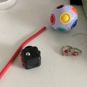 Figet toys, 4 för 80kr - 4 fidget toys för 80kr