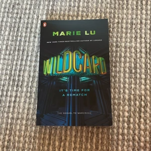 Wildcard - Säljer wildcard av Marie Lu. Andra och sista delen i Warcross serien som jag tyckte var superbra! En underhållande och spännande science fiction bok som jag tror att många hade gillat! Köparen står för frakten 