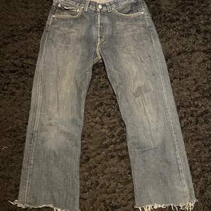 Baggy levis jeans, modellen är 508 och har klippt dem så dem är ca 30 i längd