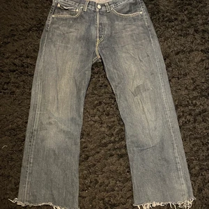 Levis jeans - Baggy levis jeans, modellen är 508 och har klippt dem så dem är ca 30 i längd