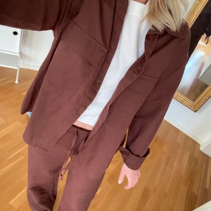 Linneset - Ett otroligt fint linneset från 4th & reckless! Båda delarna för 400kr, ett riktigt pangpris..! Kan hämtas i Telefonplan annars står köparen för frakt! 🥰