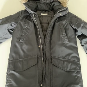 Vinterjacka - Säljer en fin vinter jacka för 70kr.  säljer den pga qnvänder den inte längre. tar endast kontanter 