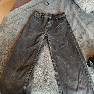 Jeans  - Ett par jeans från monki⭐️använt ett antal gånger