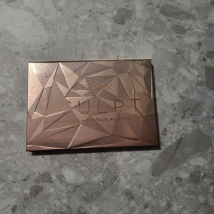 Sigma skulpt highlight countur palett - Sigma skulpt highlight countur palette. Knappt använd.