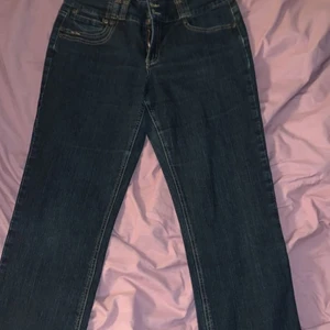 Lågmidjade jeans - Jättefina kom priv för mått