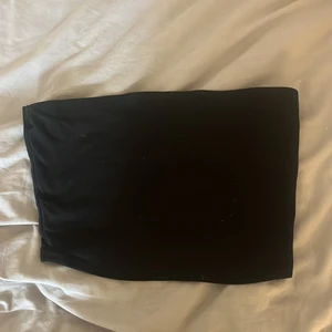 Tubtopo - Säljer denna då jag har en likadan, rosor där uppe för att den ska sitta uppe💕 (Köparen står för frakten)