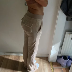 Beiga i storlek xxs - Är det någon som skulle kunna byta dessa mot någon annan färg isåfall kontakta mig ❤️