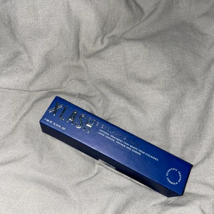 X-lash  - Helt ny och oöppnad X-lash som ja säljer för ska börja med fransförlänging igen och har redan en öppnad som ja ska ta slut på. 