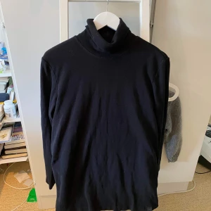 Lee polotröja i mkt fint skick medium  - Lee polotröja medium 