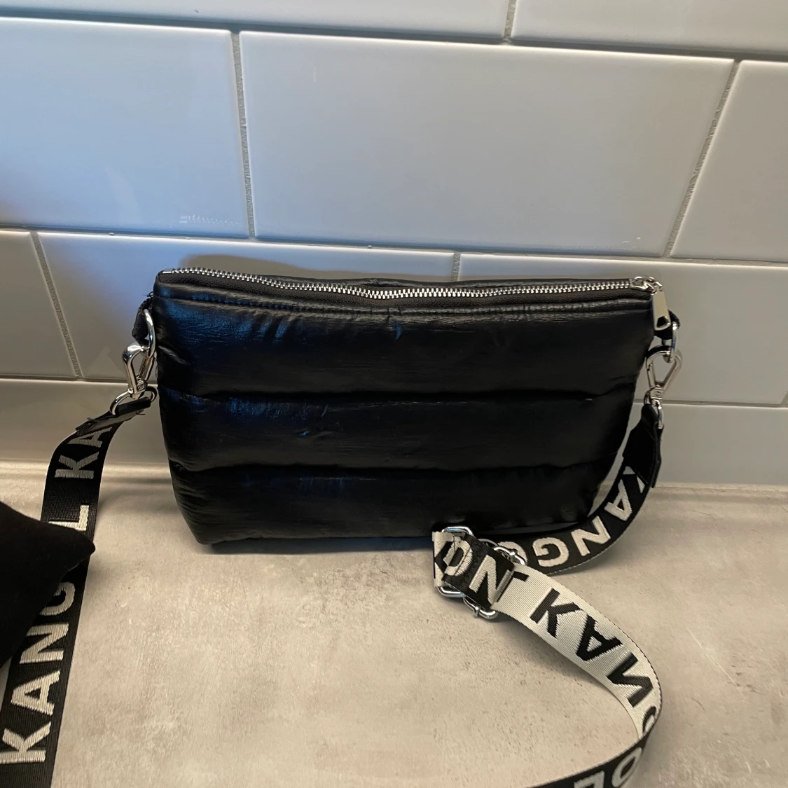 Svart kangol väska - 91