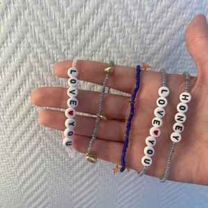 Armband  - Säljer dessa egengjorda armband, köp 2 för 30 eller 3 för 35kr och gratis frakt. Säljer via swish (inte via köp nu) så kontakta mig först så får du GRATIS FRAKT❤️