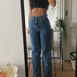 Zara jeans strl 32 - Aldrig använd 
