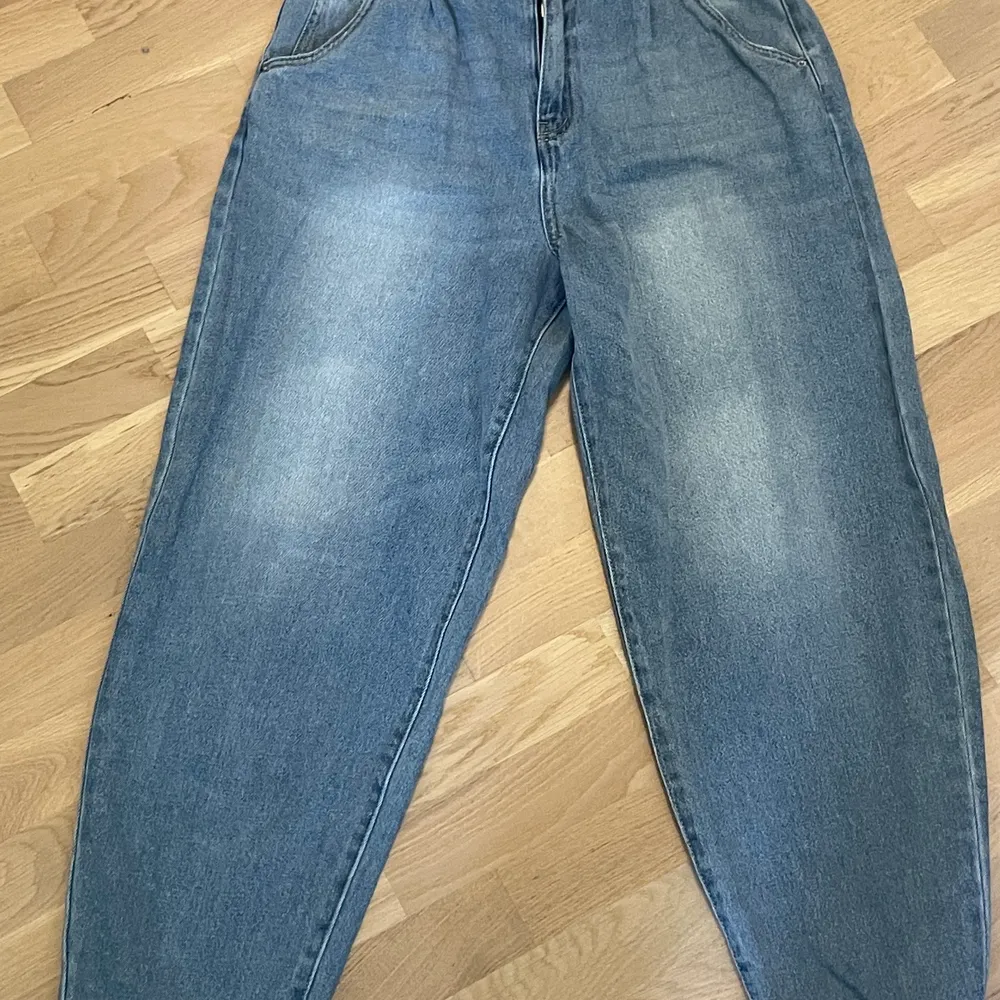 W27/L30 slouchy jeans bra skick . Jeans & Byxor.