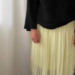 En jätte fin sommar kjol från NA-KD i bra skick!