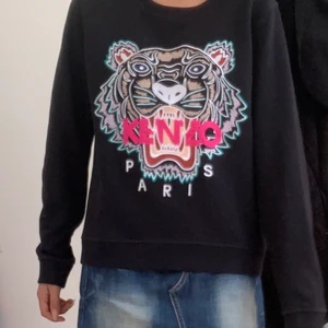 Kenzo tröja🌷💗 - En jätte fin kenzotröja köpt begagnad. Säljer b.g.A att den är förstor.🌷