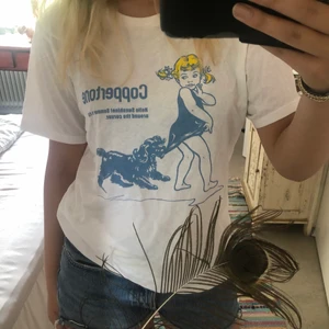Uniqlo T-shirt  - T-shirt från uniqlo med gulligt tryck✨