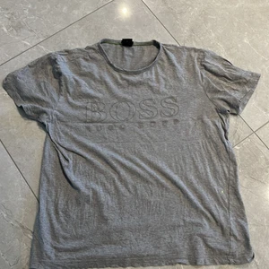 Hugo boss T shirt - Fint skick. Storlek L