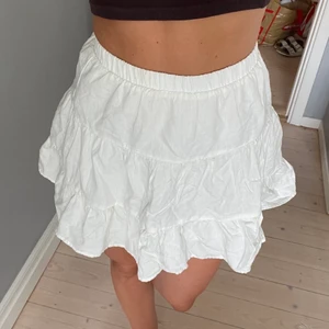 Kjol - Kjol från bershka, aldrig använd 😅🥰