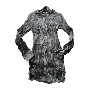 Eytys ’Shey’ klänning - Klänning från EYTYS (modell: Shey), sparsamt använd och i toppskick! M för kvinnor, S för män. AW21. Rynkat material med orm-print!