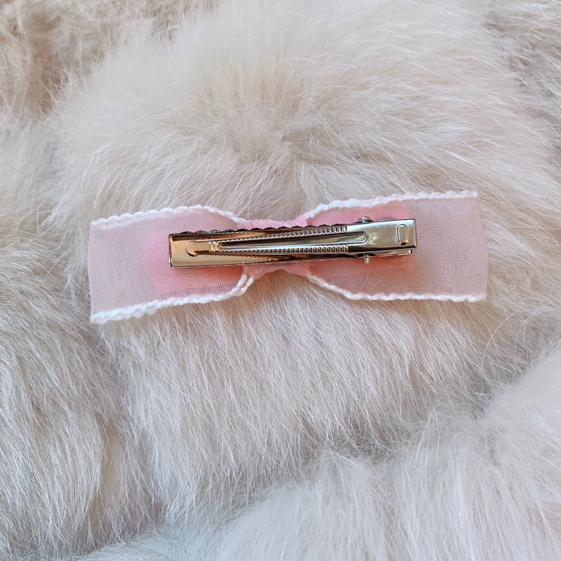 Handmade hårspänne gjordes av dior band - 90