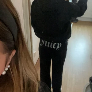  Juicy byxor  - Säljer dess Juicy byxor nu tyvärr då jag tyvärr inte använder dom💓💗 