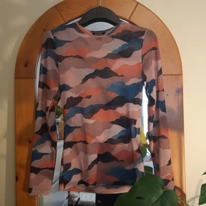 Mesh långärmad - Fin mesh top från monki. I bra skick 