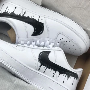 Beställ Custom skor  - Detta är exempel på vad vi kan erbjuda som design. Custom målade skor ! Skicka in dina finna skor till oss eller beställ helt nya med önskad design. Beställ genom att skicka ett meddelande till oss här eller via var Instagram @asphodel_jh ☺️