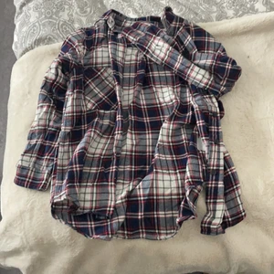 Skjorta  - Fin skjorta att klä upp sin outfit med