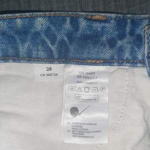 Säljer mina älskade kimomo jeans då de blivit för små! storlek 28