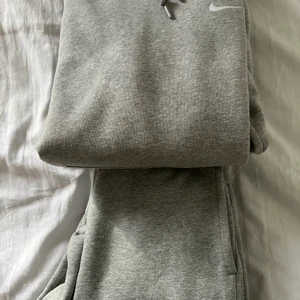 Nike dress - Grå Nike dress nästan oanvänd. Storlek S 