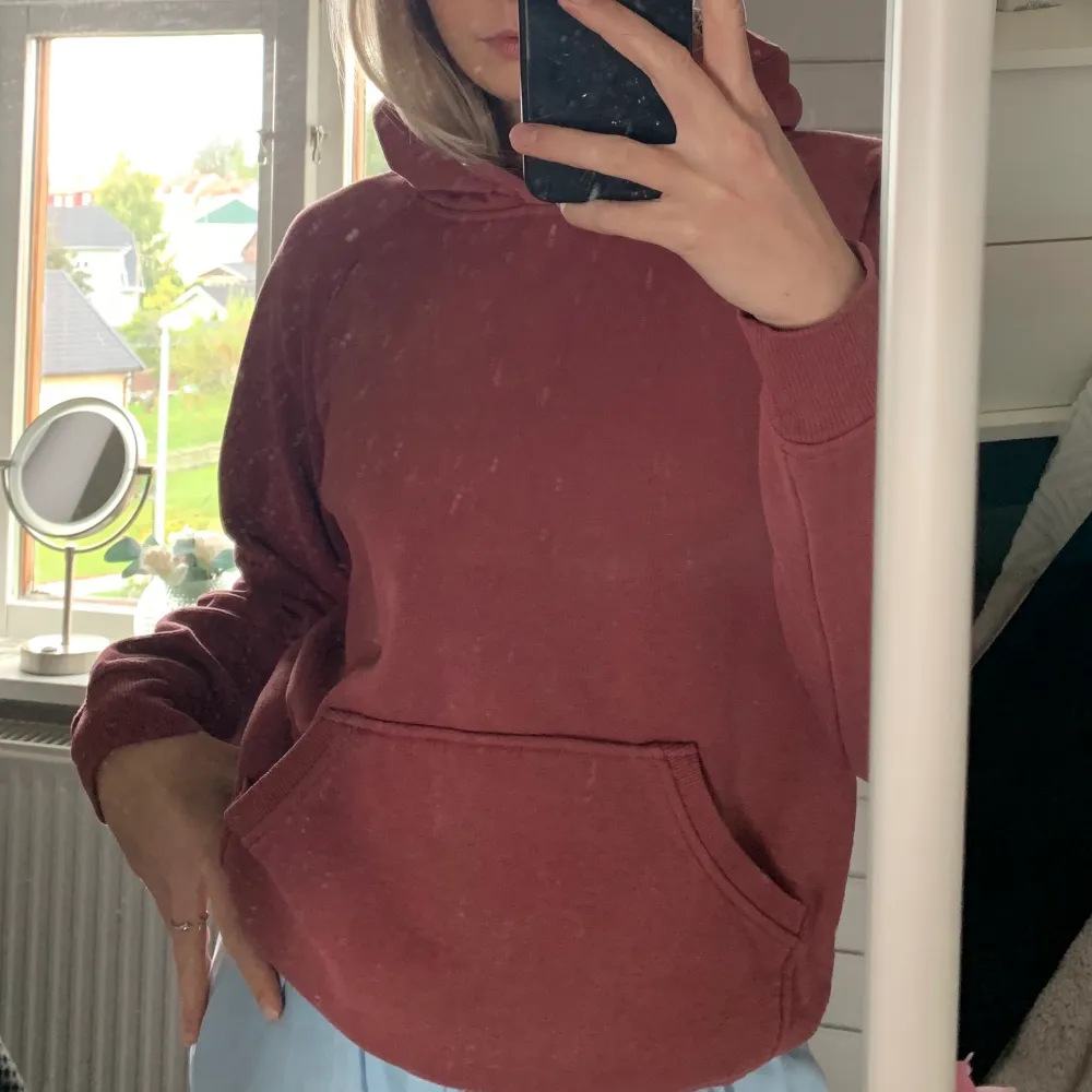 Rosa lila hoodie från Bik Bok i storlek S!🤍☺️ . Hoodies.