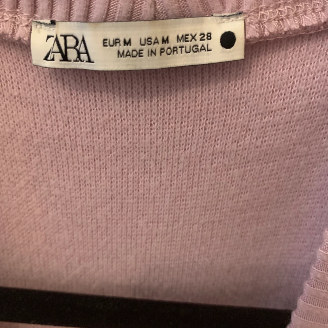 Rosa stickad t-shirt, Zara  - 90