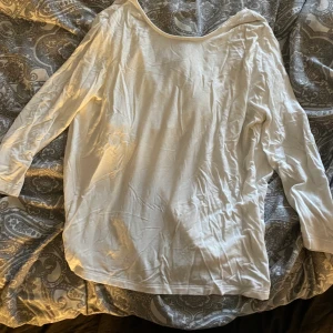 Tröja  - En skön och snygg tröja från vero moda. Stl s. Bra skick. 