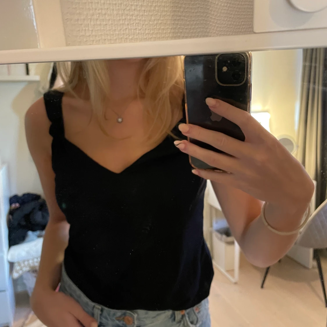 Svart linne med knytdetaljer - 91